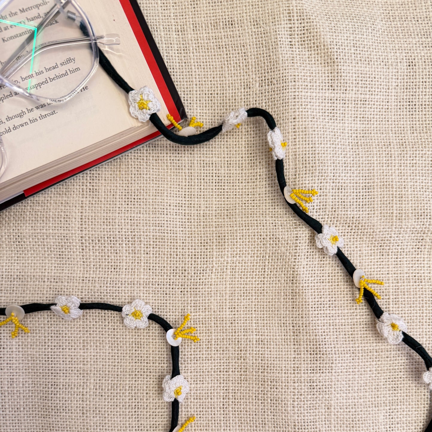 Safed Phool Specs String