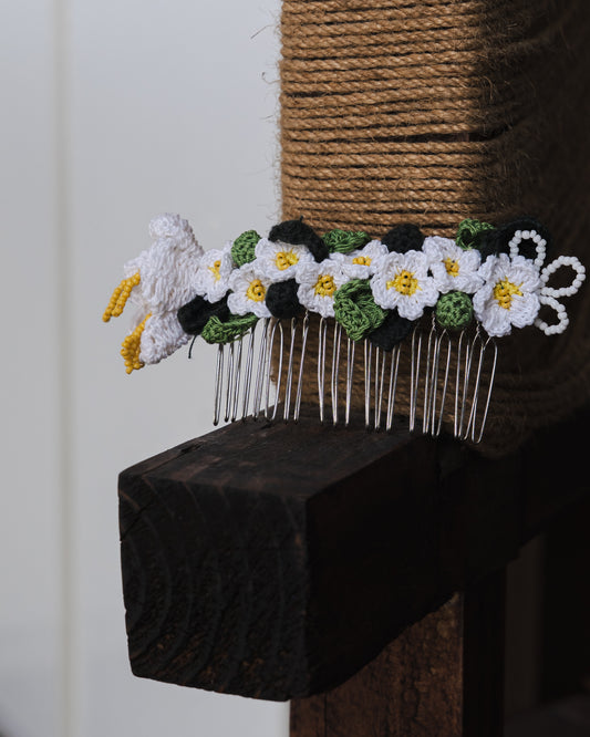 White Daisies Hair Comb