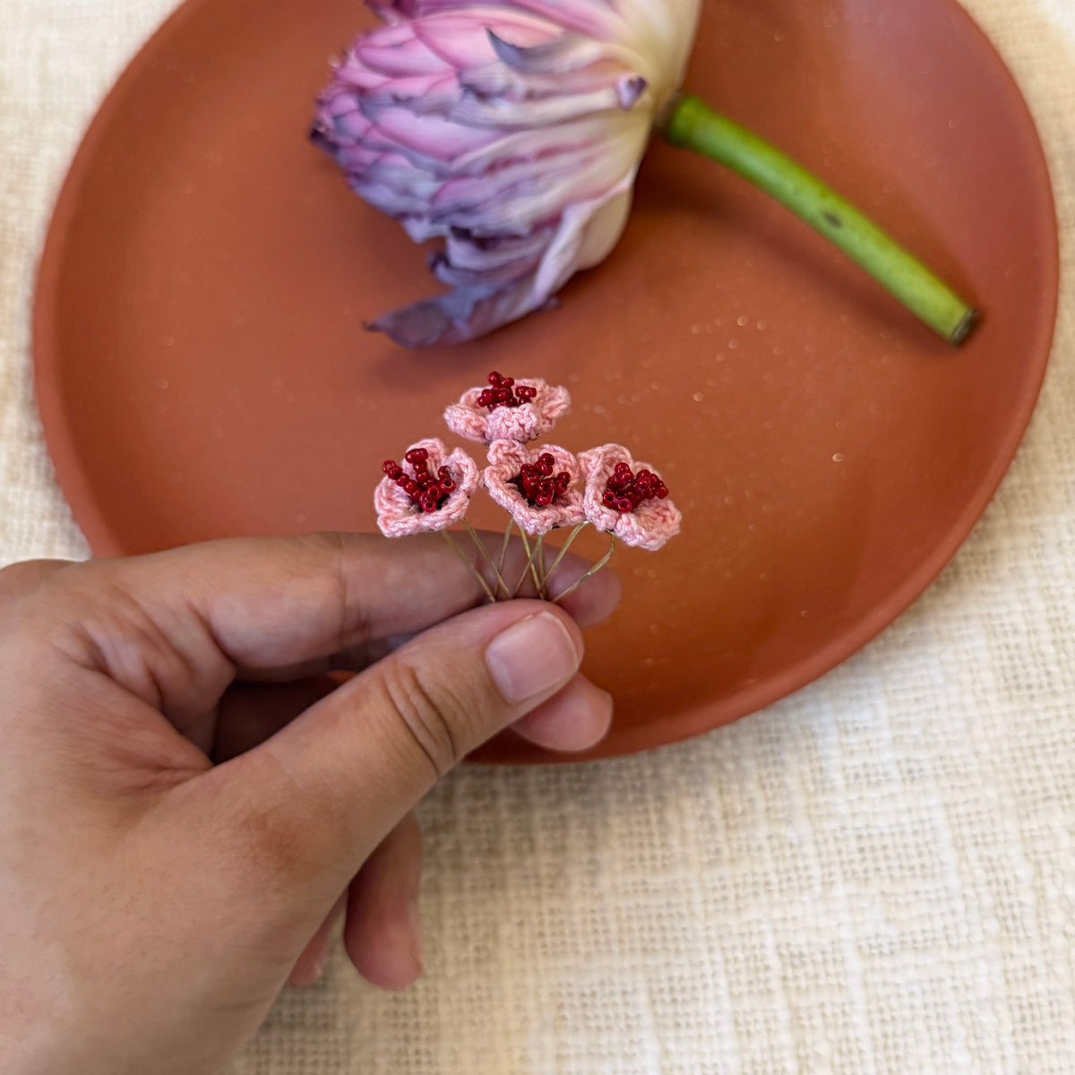 Gulabi Phool Hairpins
