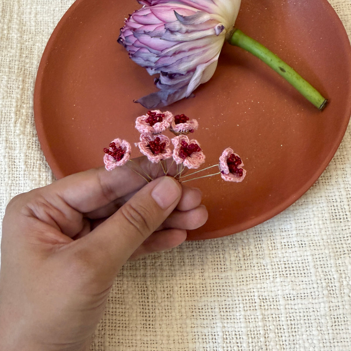 Gulabi Phool Hairpins