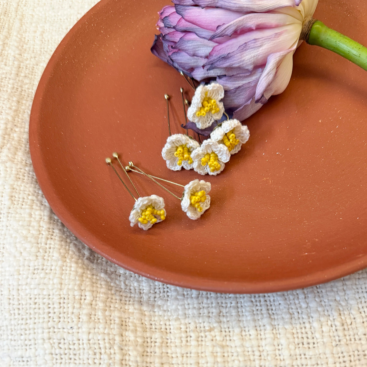 Safed Phool Hairpins