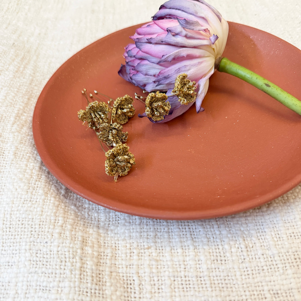 Sunheri Hairpins