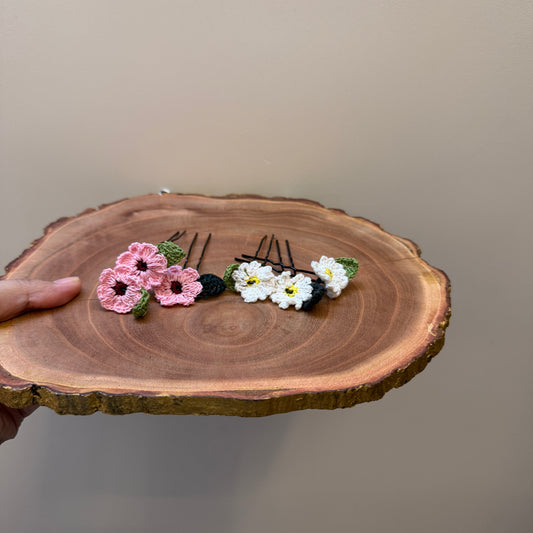 Set of 3 Pink and 3 White Daisy Hairpins