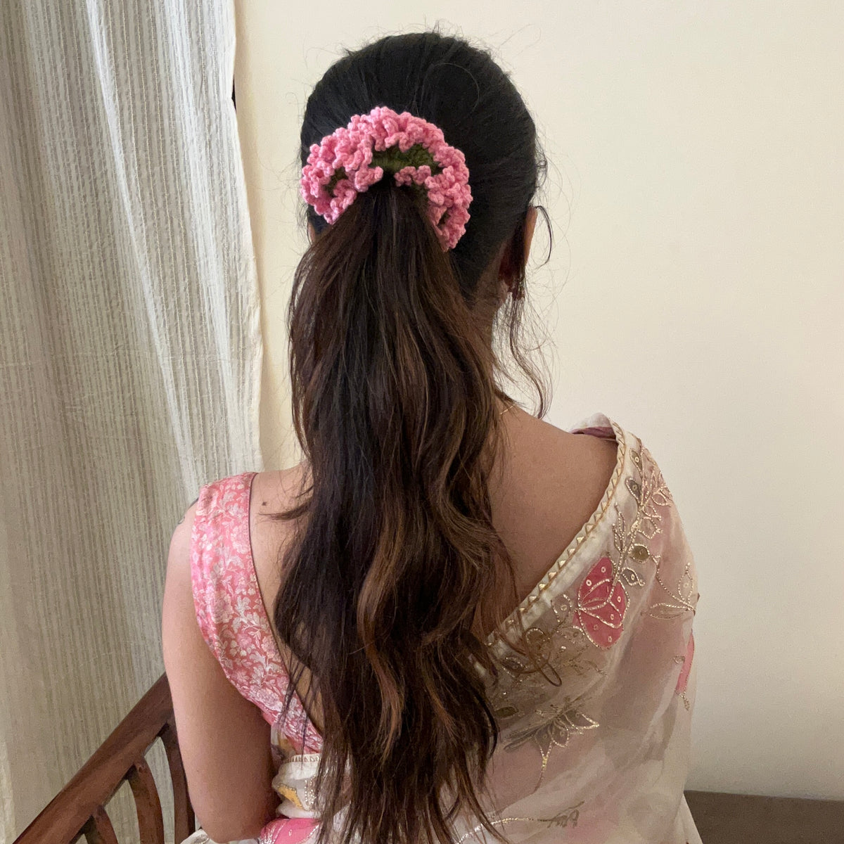 Set of White and Pink Gajra Scrunchie