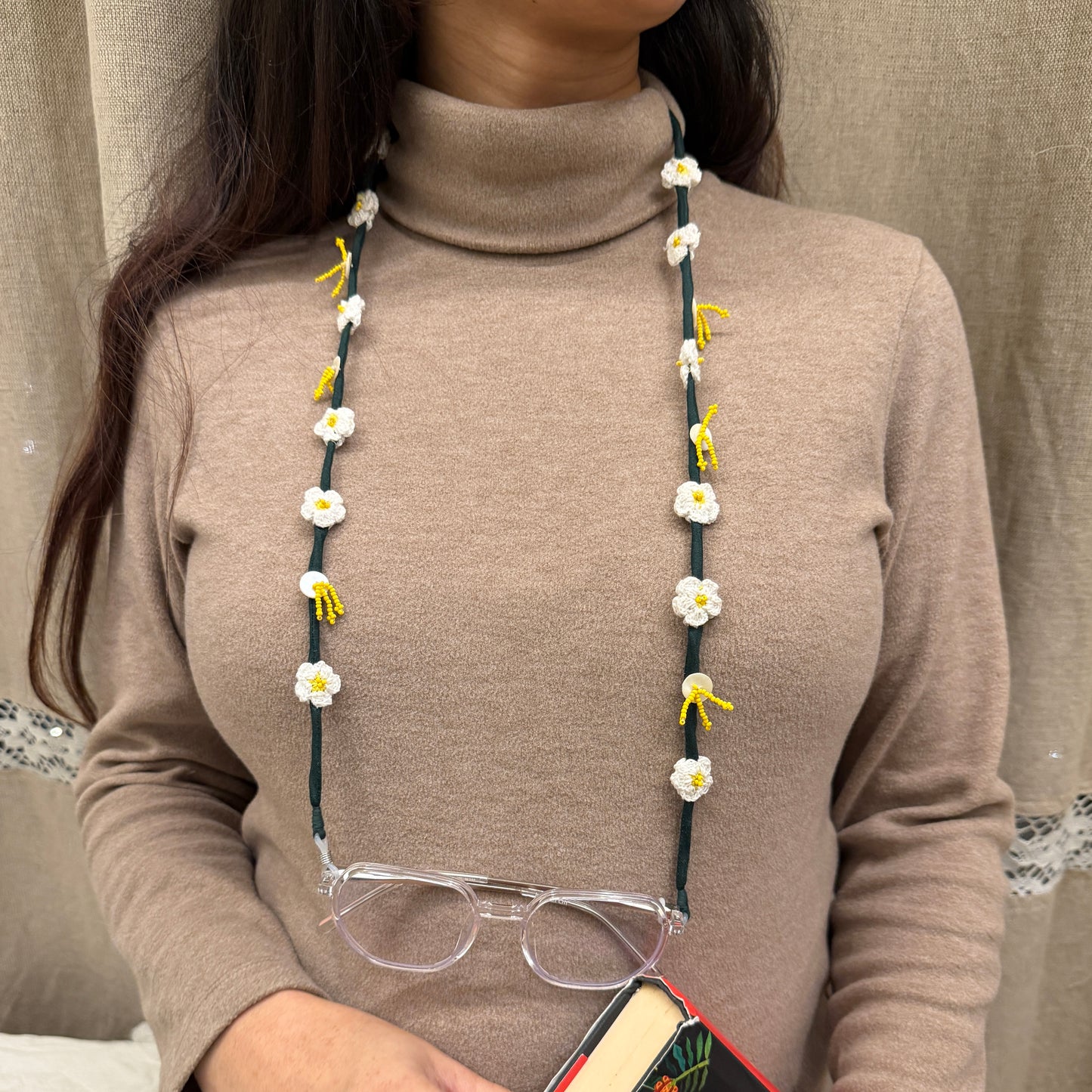 Safed Phool Specs String