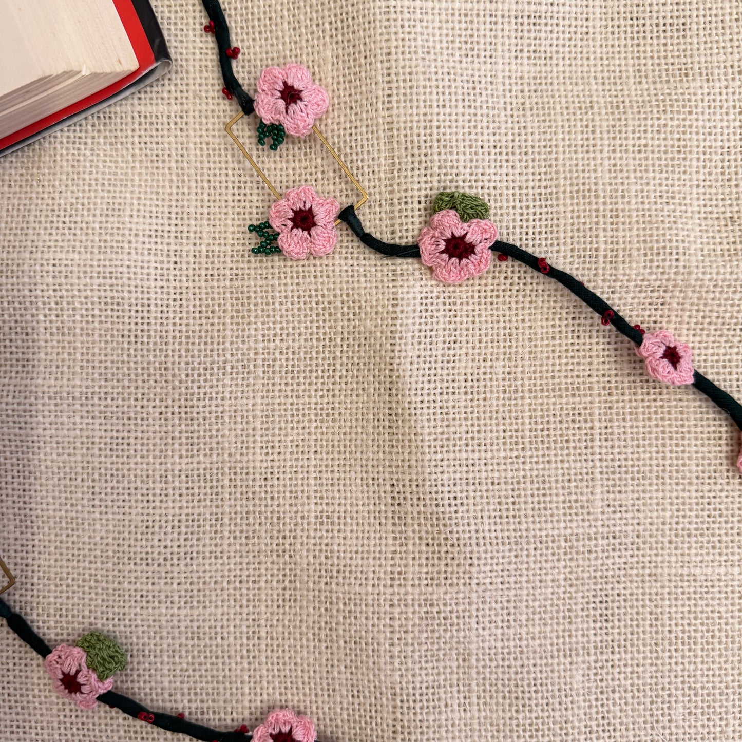 Gulabi Phool Specs String